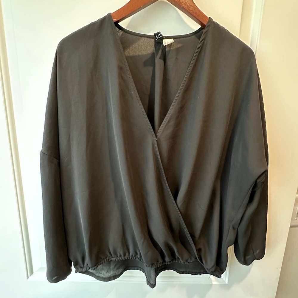 H&M black blouse with snap closure